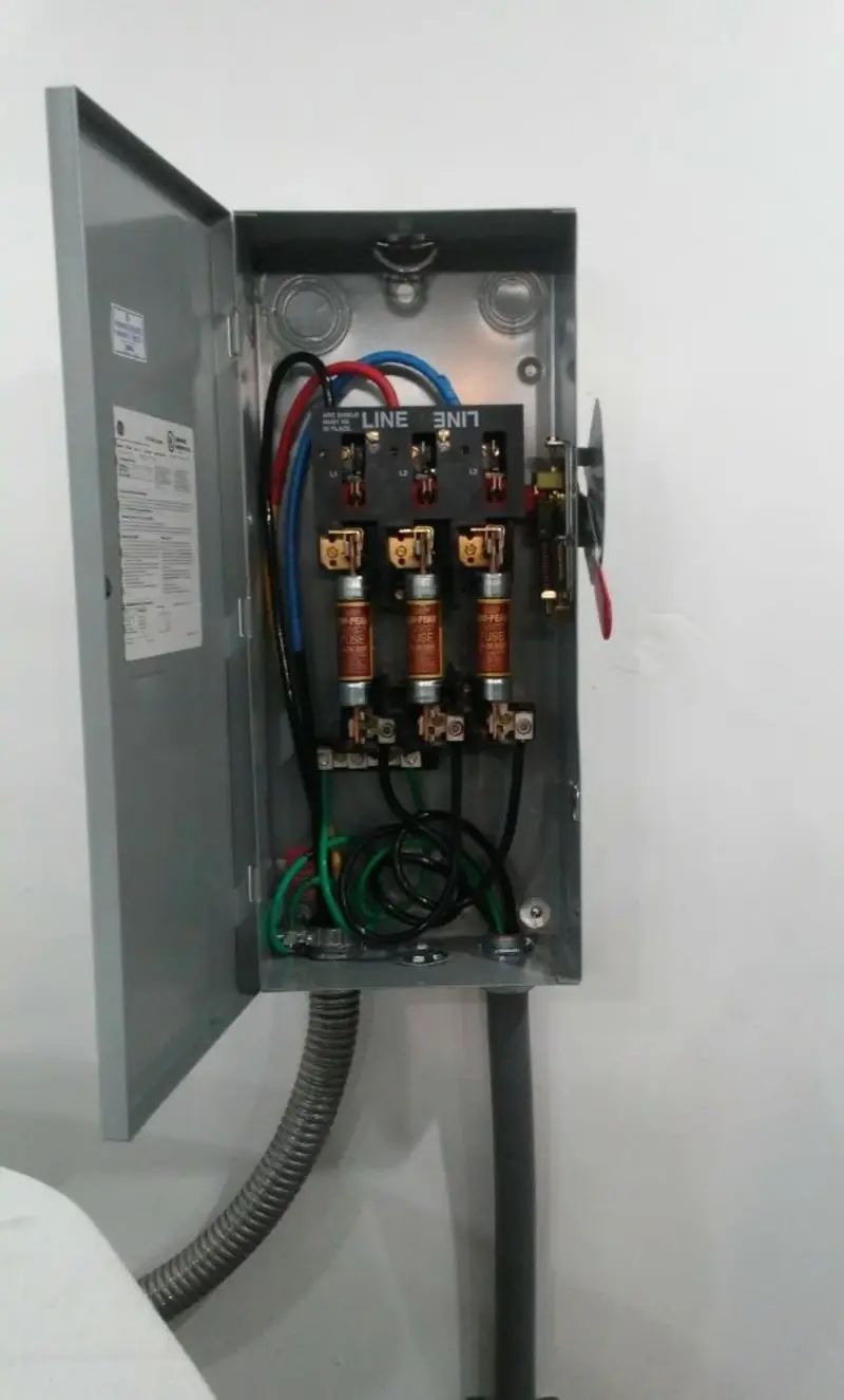 Three-phase disconnect switch installed for Smoke Detector Installation in Mobile